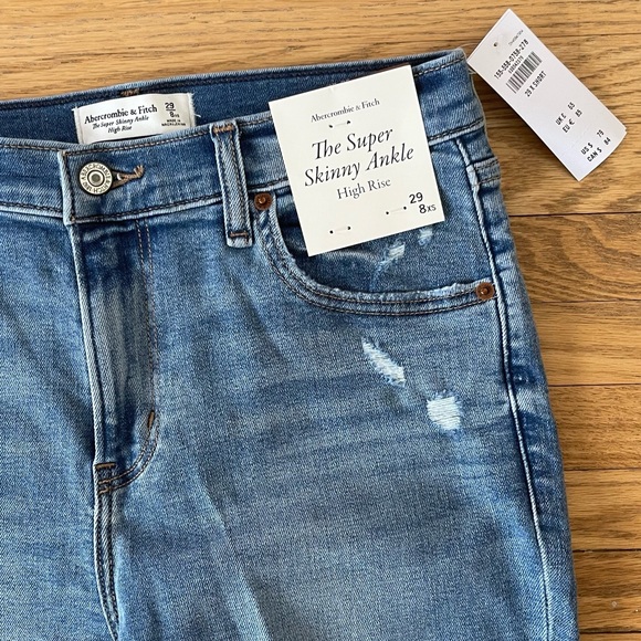 Abercrombie & Fitch “The Super Skinny” High-Rise Jean in Medium Blue - Picture 2 of 7